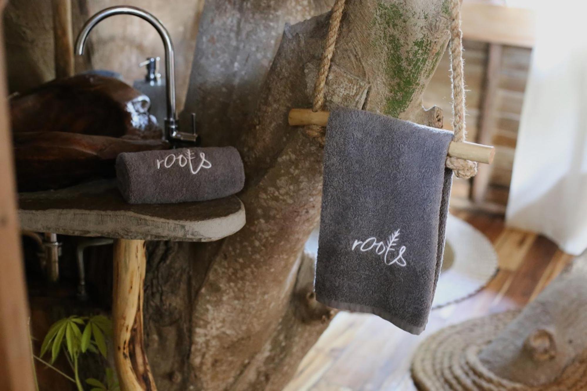 Vila Roots Tree House Uluwatu Pokoj fotografie